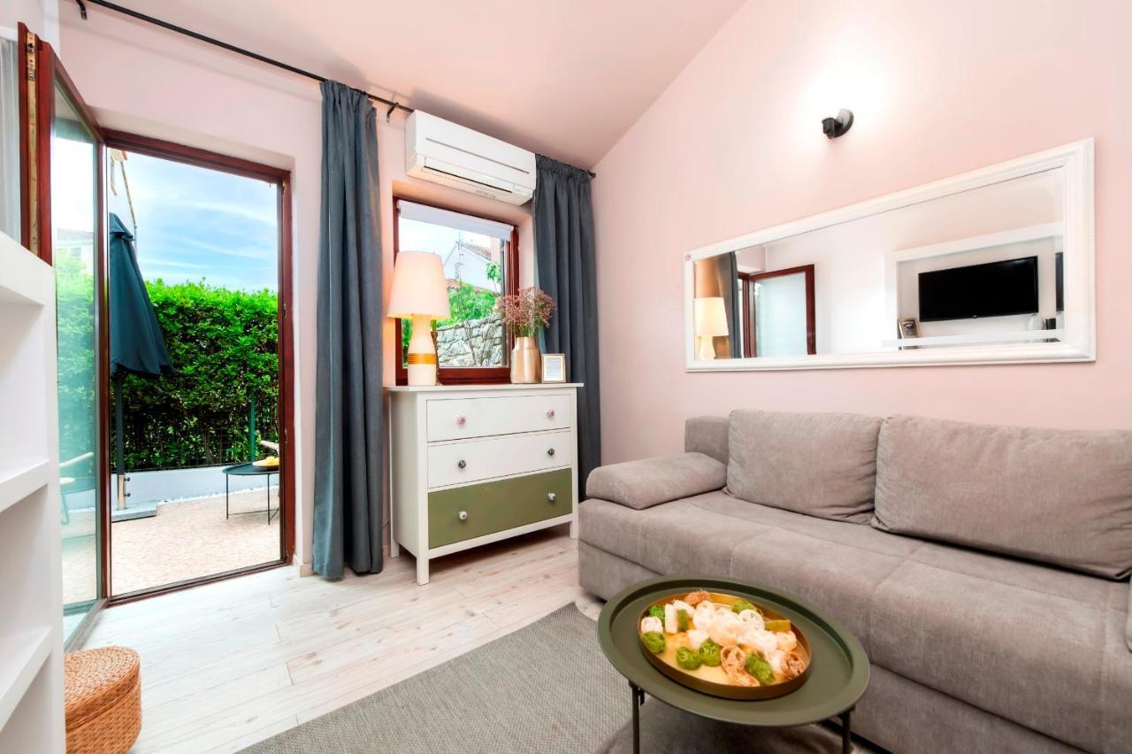 Villa B&B Marina & Parking Free Rovinj Exteriör bild
