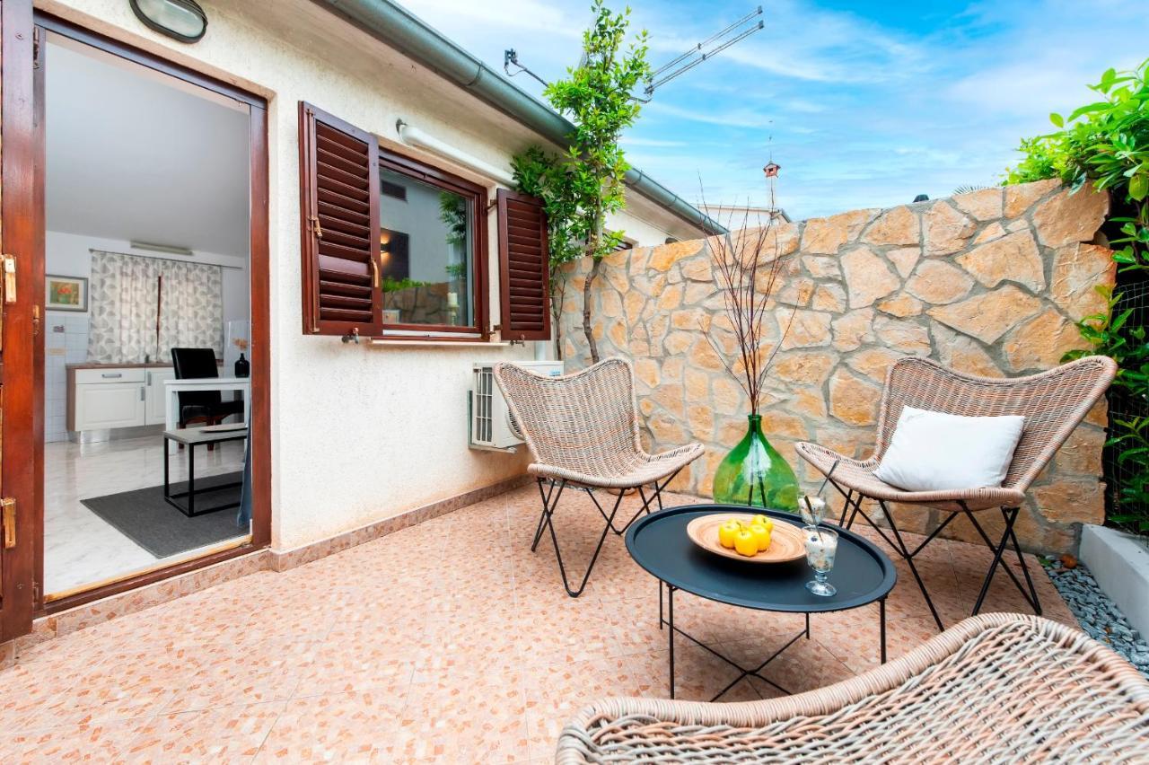 Villa B&B Marina & Parking Free Rovinj Exteriör bild